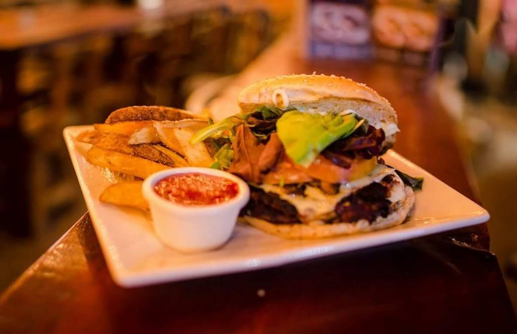 Fox Wings | restaurant | Calle Floresta 394, Playa Hermosa, 22890 Ensenada, B.C., Mexico | 016461884152 OR +52 646 188 4152