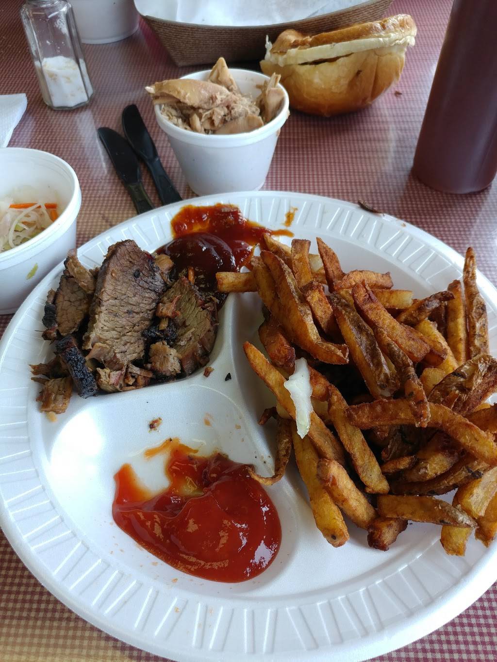 Jimmy Gs Barbeque | restaurant | 1321 W State St, Fremont, OH 43420, USA | 5672012920 OR +1 567-201-2920