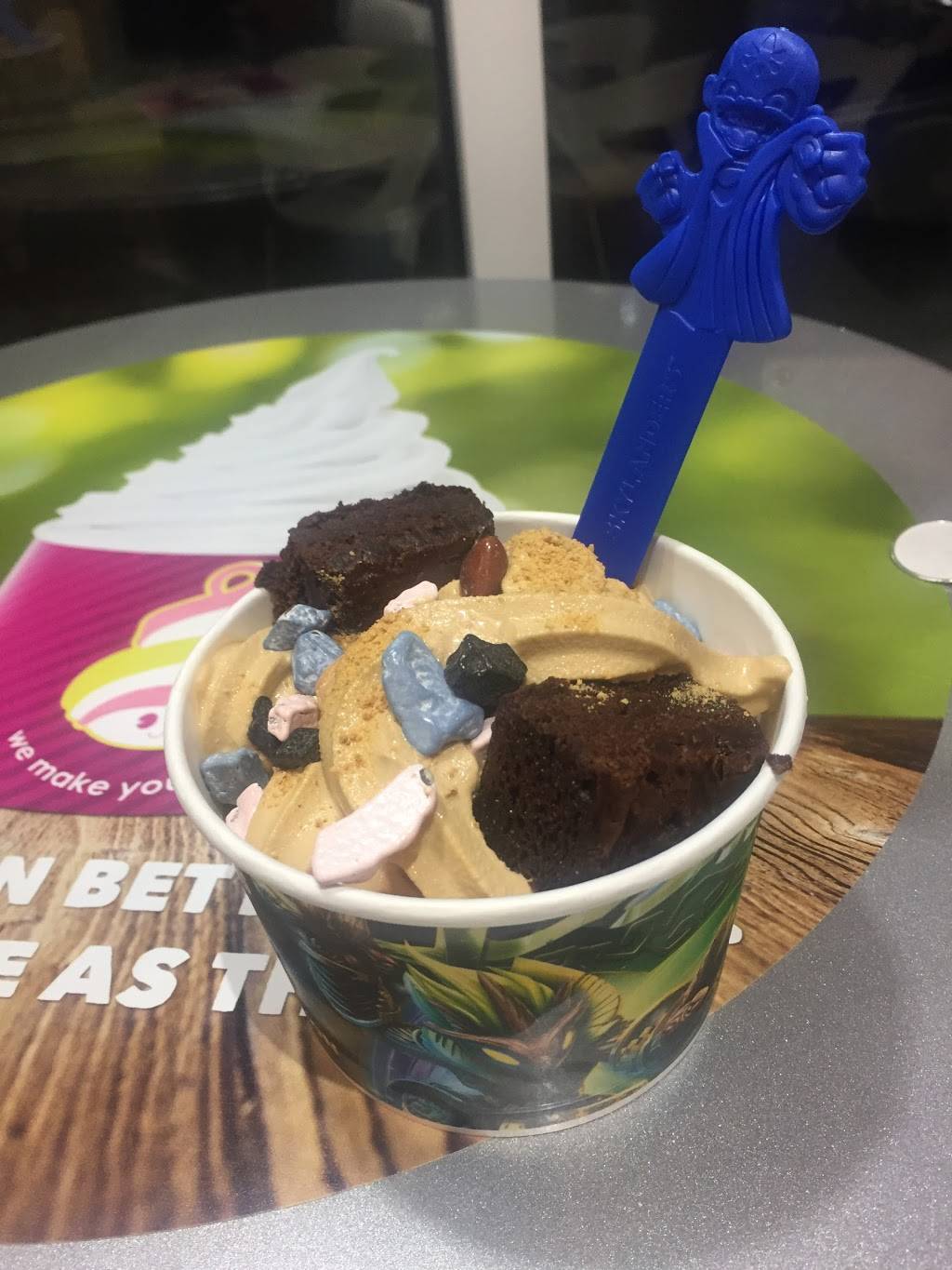 Menchies Frozen Yogurt | bakery | 205 S Santa Fe Ave, Edmond, OK 73003, USA | 4052163644 OR +1 405-216-3644