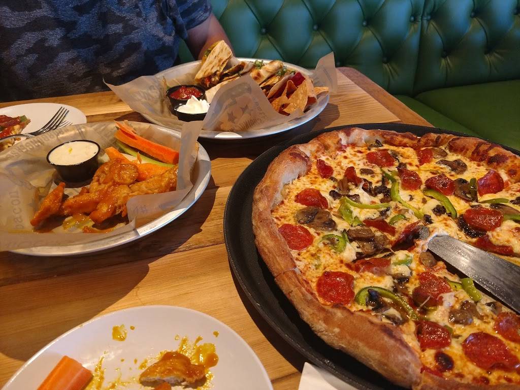 Juniors Bar and Grill | restaurant | 48 N Greenbush Rd, Troy, NY 12180, USA | 5182443535 OR +1 518-244-3535