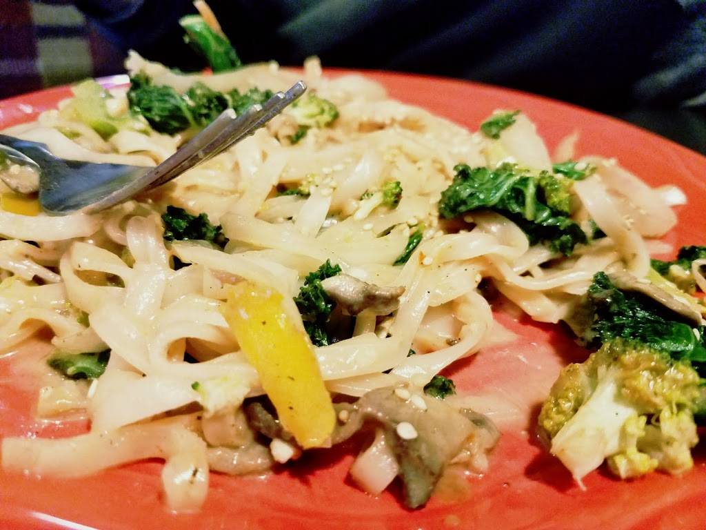 HuHot Mongolian Grill | restaurant | 3805 Oakwood Mall Dr, Eau Claire, WI 54701, USA | 7158342222 OR +1 715-834-2222