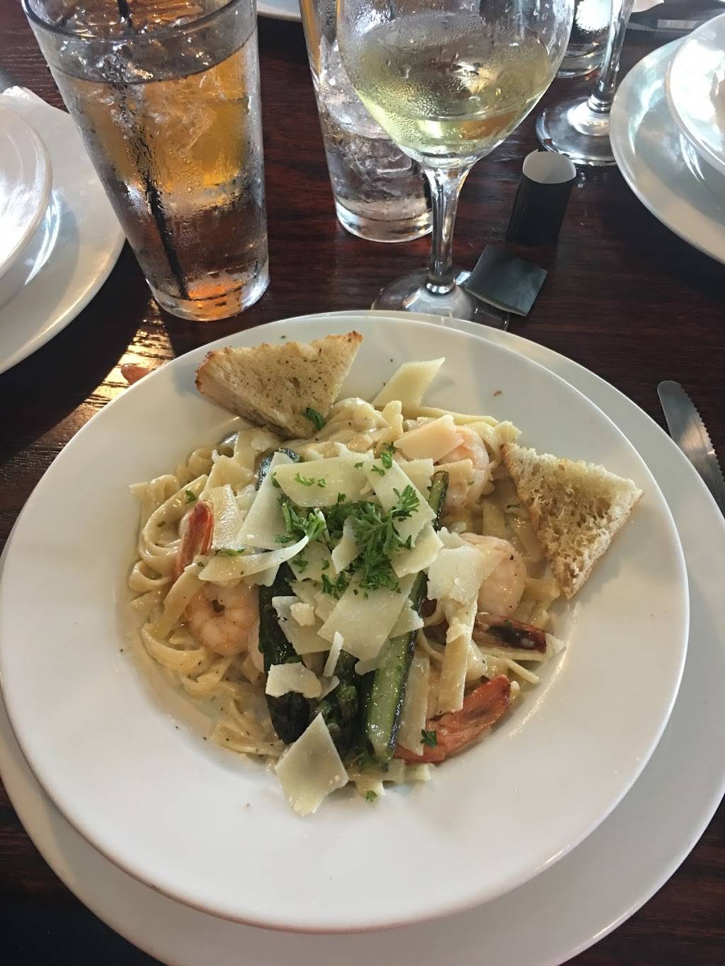 Creekside Grille | restaurant | 3600 E W Ave, Vicksburg, MI 49097, USA | 2696492700 OR +1 269-649-2700