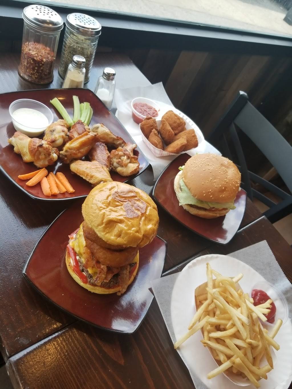 Mini burger | meal delivery | 6353 108th St, Forest Hills, NY 11375, USA | 7184593441 OR +1 718-459-3441