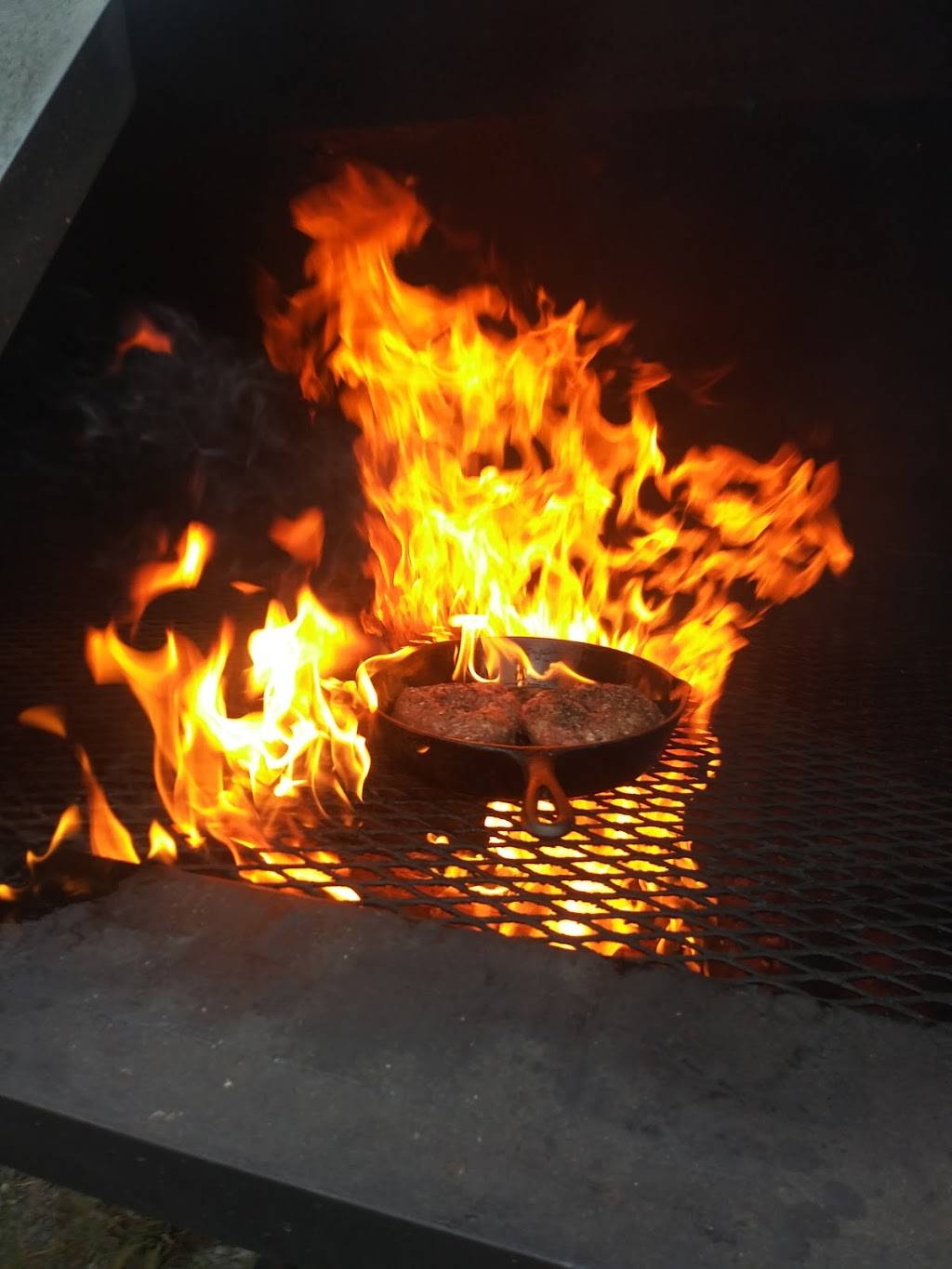 Belles Little Country Kitchen | restaurant | 210 W High St, Lebanon, TN 37087, USA | 6155476888 OR +1 615-547-6888