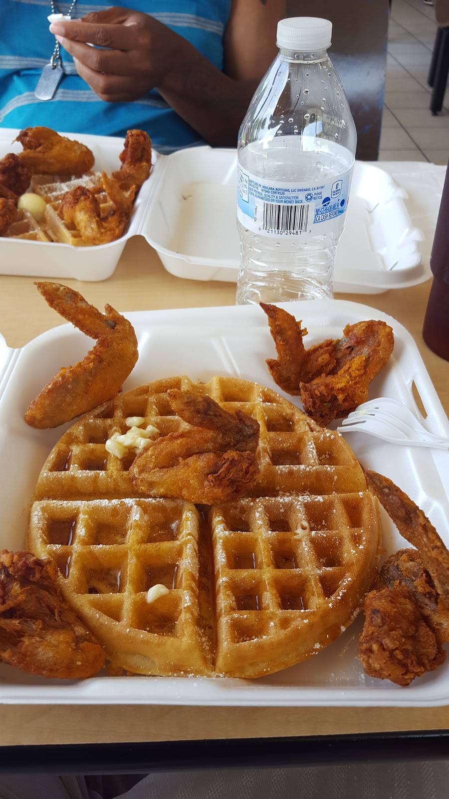 Country Style Chicken And Waffles | restaurant | 4817 St Barnabas Rd, Marlow Heights, MD 20748, USA | 2405327969 OR +1 240-532-7969