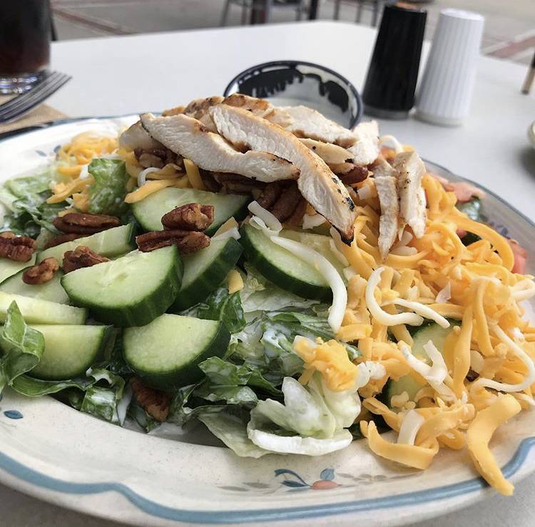 Dizs Cafe | restaurant | 860 Elm St, Manchester, NH 03101, USA | 6036062532 OR +1 603-606-2532