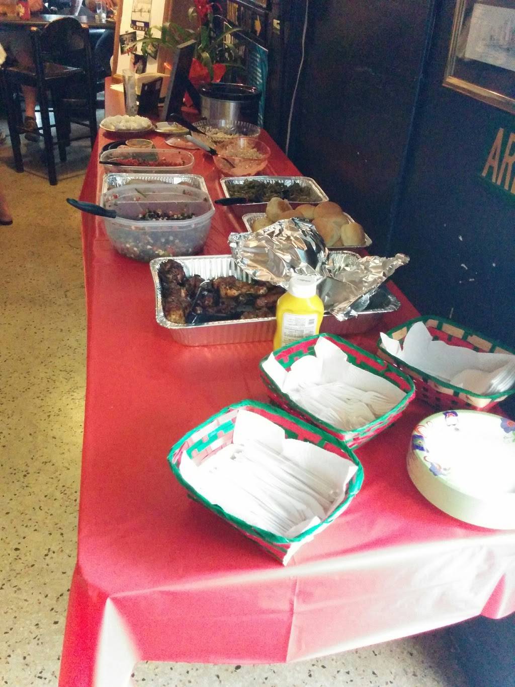 Wayside Inn | restaurant | 38 NE 1st Ave, Dania Beach, FL 33004, USA | 9549222411 OR +1 954-922-2411