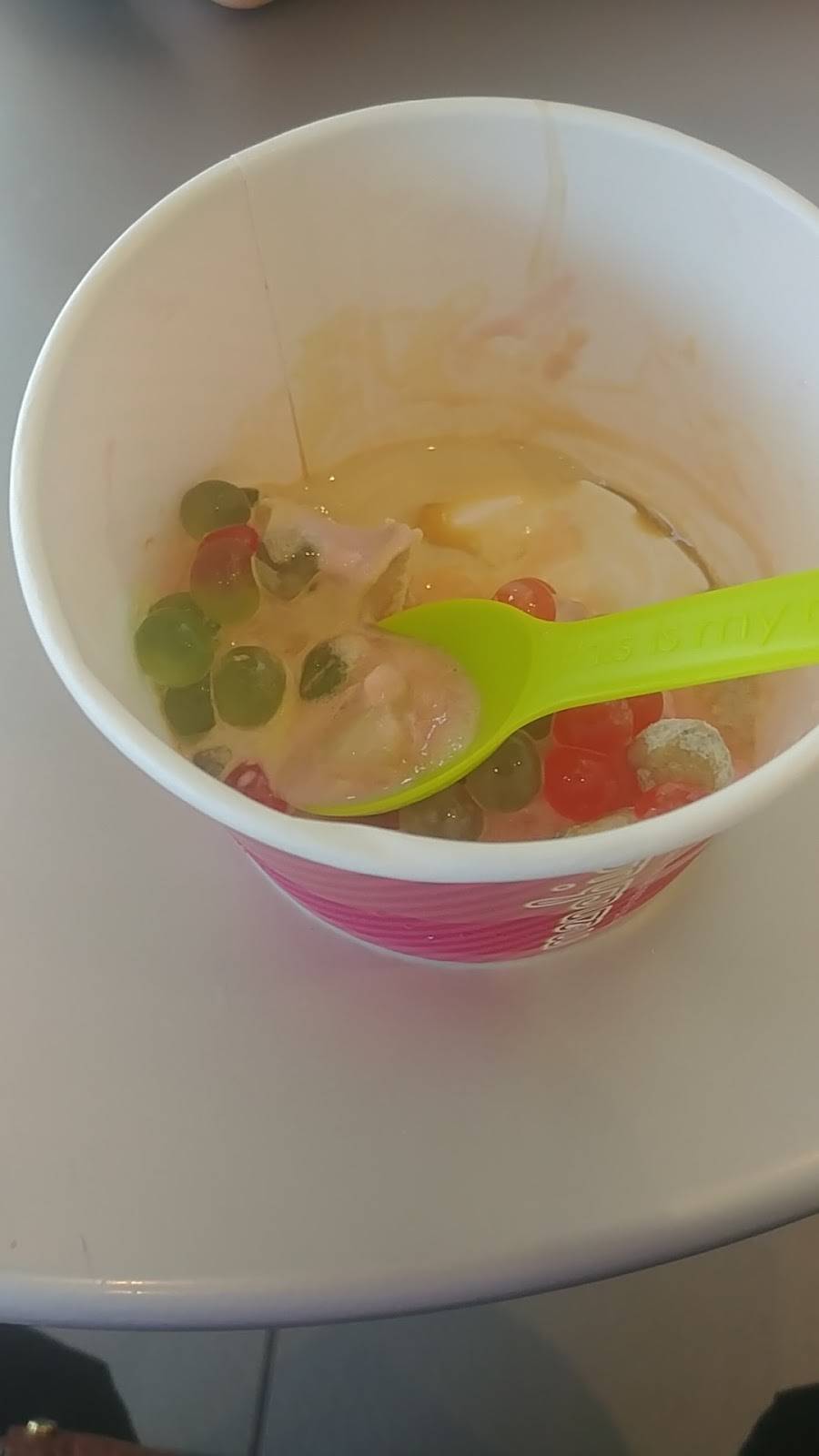 Menchies Frozen Yogurt | bakery | 100 Universal City Plaza, Universal City, CA 91608, USA | 8186224605 OR +1 818-622-4605
