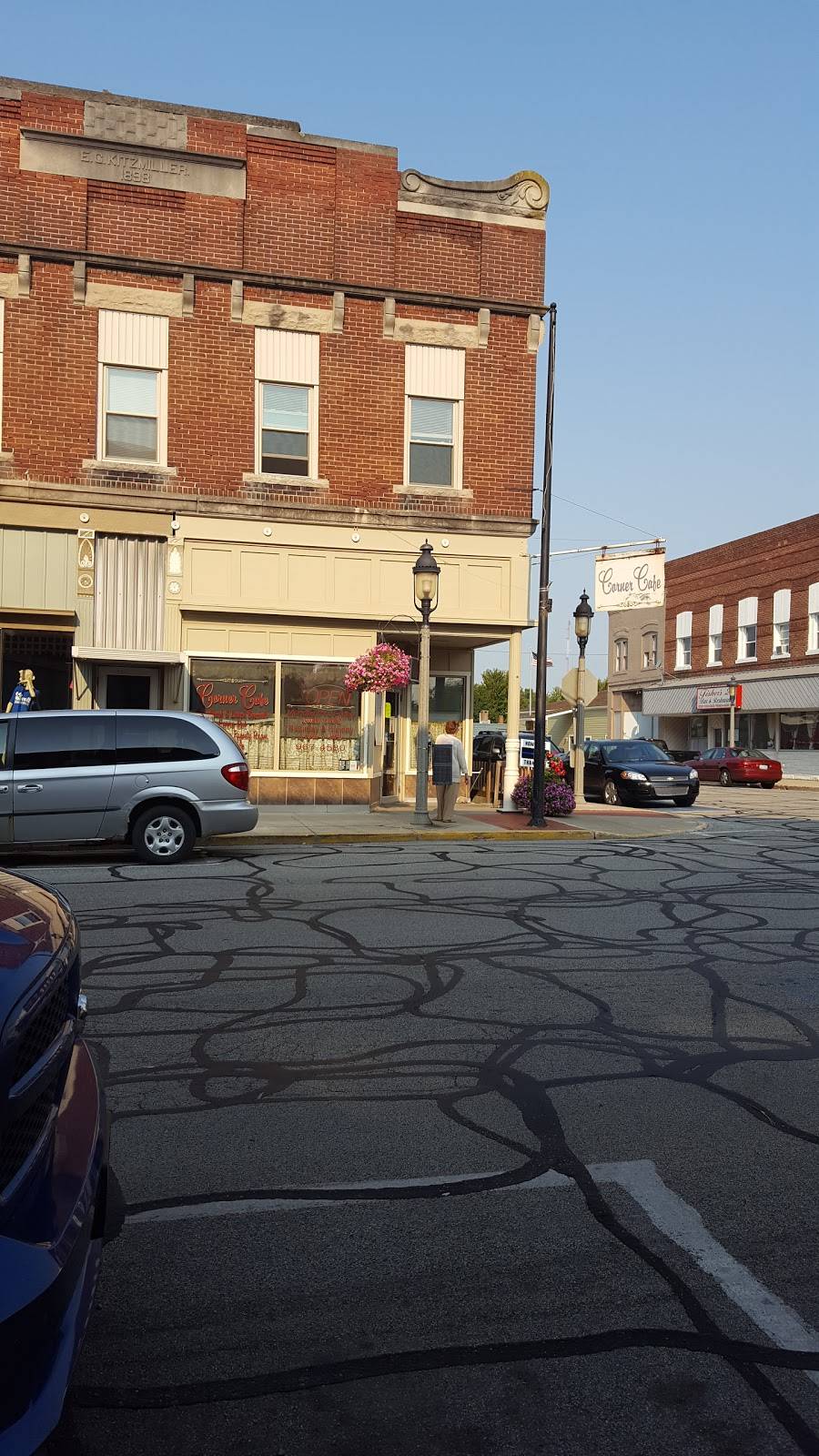 Corner Cafe | restaurant | 1 S Center St, Flora, IN 46929, USA | 5749674580 OR +1 574-967-4580