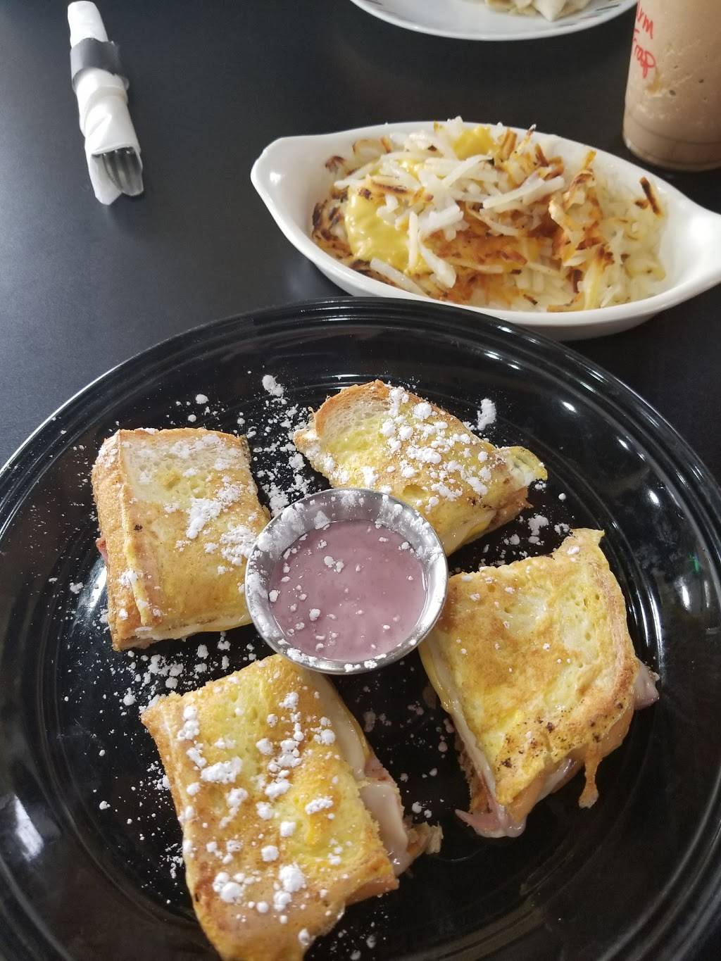 Queen Beans Coffeehouse | cafe | 522 N Clark St, Carroll, IA 51401, USA | 7127921222 OR +1 712-792-1222