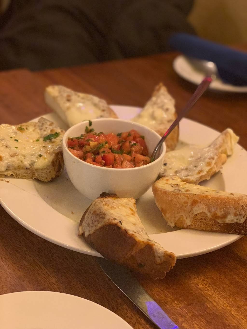 Carieras Cucina Italiana | restaurant | 6565 N Telegraph Rd, Dearborn Heights, MI 48127, USA | 3132784060 OR +1 313-278-4060