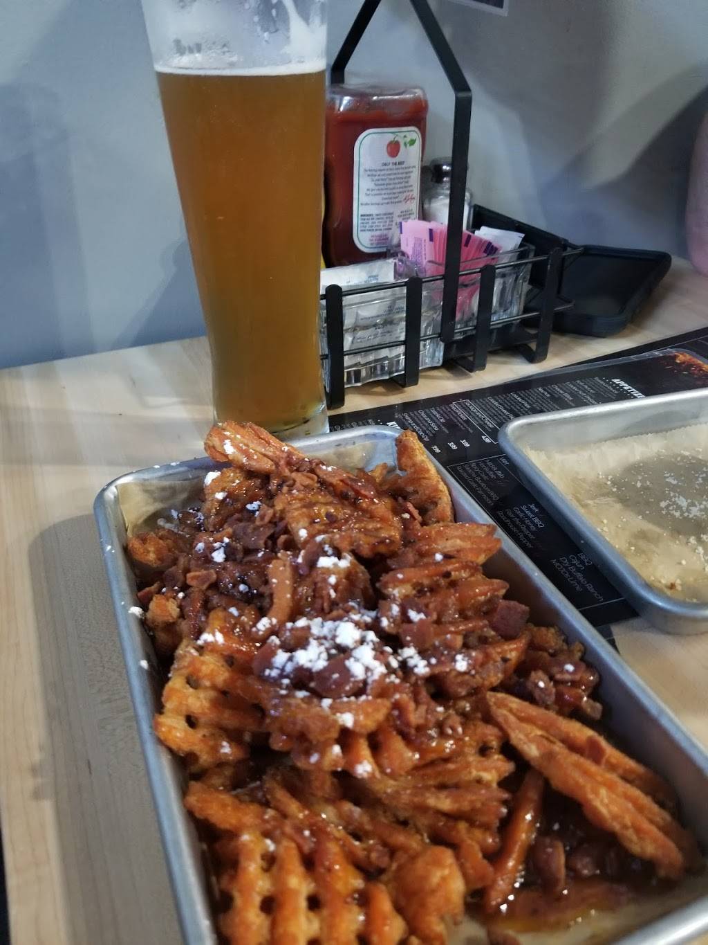 Mojos Sports Grill and Bar | restaurant | 575 Mall Blvd Suite K, Dyersburg, TN 38024, USA | 7312866656 OR +1 731-286-6656