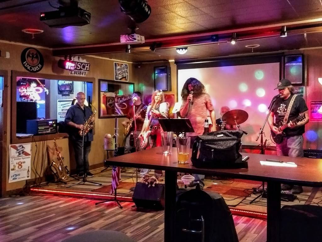 Spoondoggers Bar and Grill | restaurant | N1320 S Lake Shore Dr, Genoa City, WI 53128, USA | 2622958773 OR +1 262-295-8773