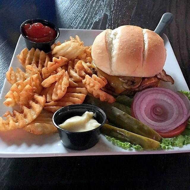 The BrewTop Pub and Patio | restaurant | 8614 N Boardwalk Ave, Kansas City, MO 64154, USA | 8165849292 OR +1 816-584-9292