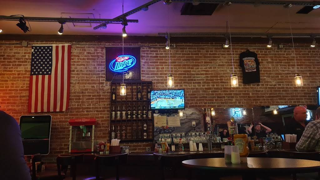 Peanut & Georges Pub on Main | restaurant | 821 Main St, Daytona Beach, FL 32118, USA | 3862389437 OR +1 386-238-9437