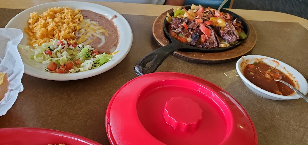 El Erradero | restaurant | 170 N Main St, Stanfield, OR 97875, USA | 5414493419 OR +1 541-449-3419