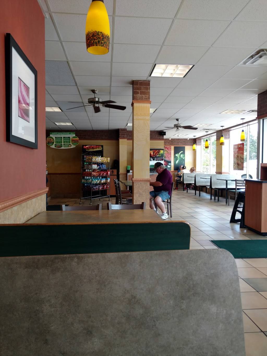 Subway | restaurant | 401 S Main St, Eaton Rapids, MI 48827, USA | 5176633067 OR +1 517-663-3067