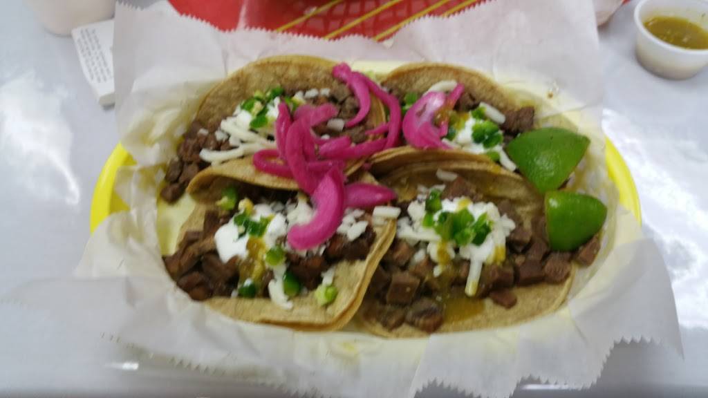 Los Tacos | restaurant | 131 W Sunset Dr, Waukesha, WI 53189, USA | 2628753556 OR +1 262-875-3556