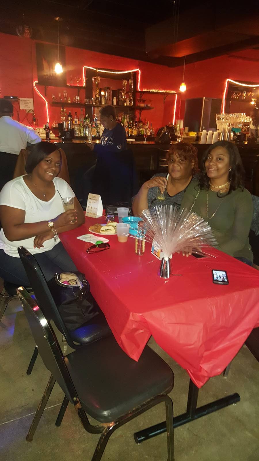 Golden House Chop Suey | restaurant | 4201 Natural Bridge Ave, St. Louis, MO 63115, USA | 3145358842 OR +1 314-535-8842