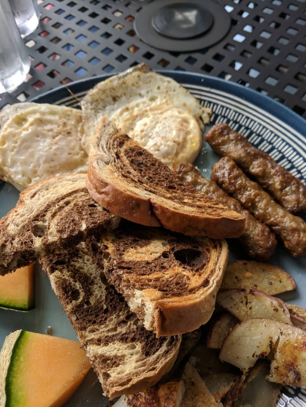 Moon and Sun Café | restaurant | 26 Toques Pl, St. Augustine, FL 32084, USA | 9046794272 OR +1 904-679-4272