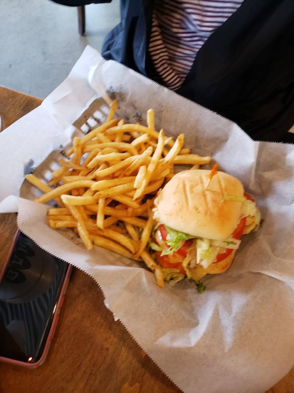 Baha Burger | restaurant | 4745 Chace Cir, Hoover, AL 35244, USA | 2056826980 OR +1 205-682-6980