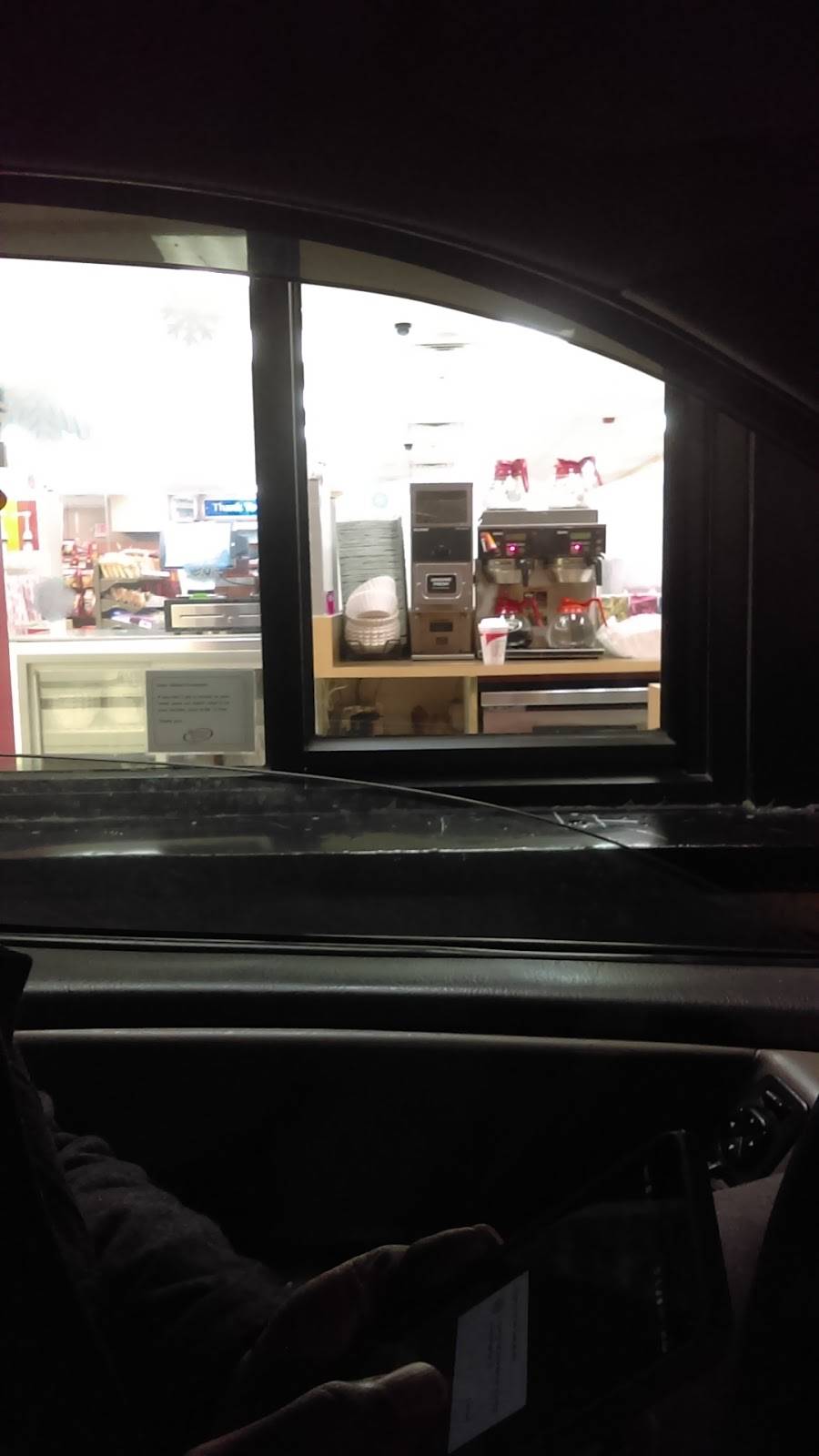 Honey Dew Donuts | bakery | 1889 Plainfield Pike, Johnston, RI 02919, USA | 4019192951 OR +1 401-919-2951