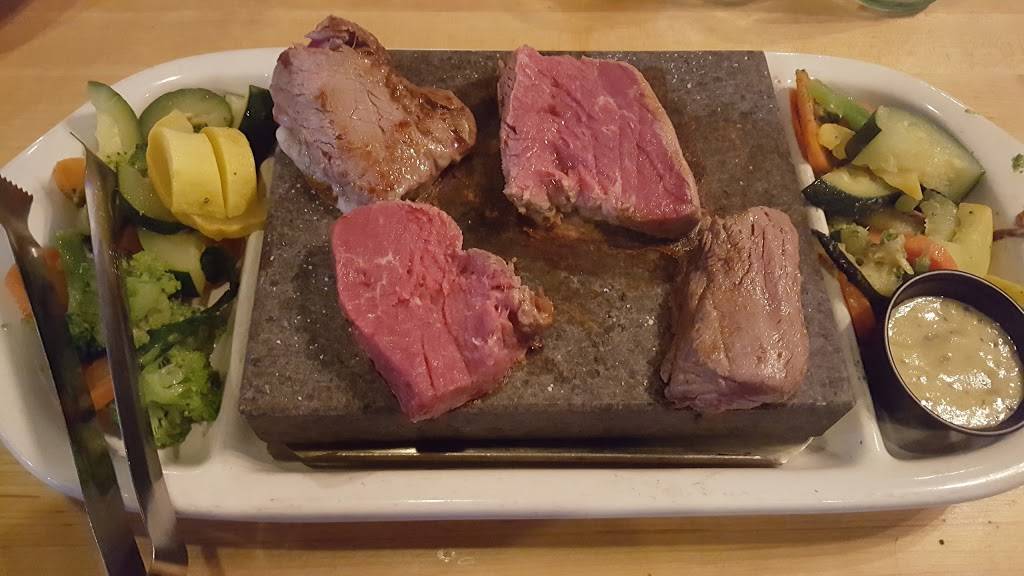 Jake Rooneys | restaurant | 119 Brooks Rd, Harwich Port, MA 02646, USA | 5084301100 OR +1 508-430-1100