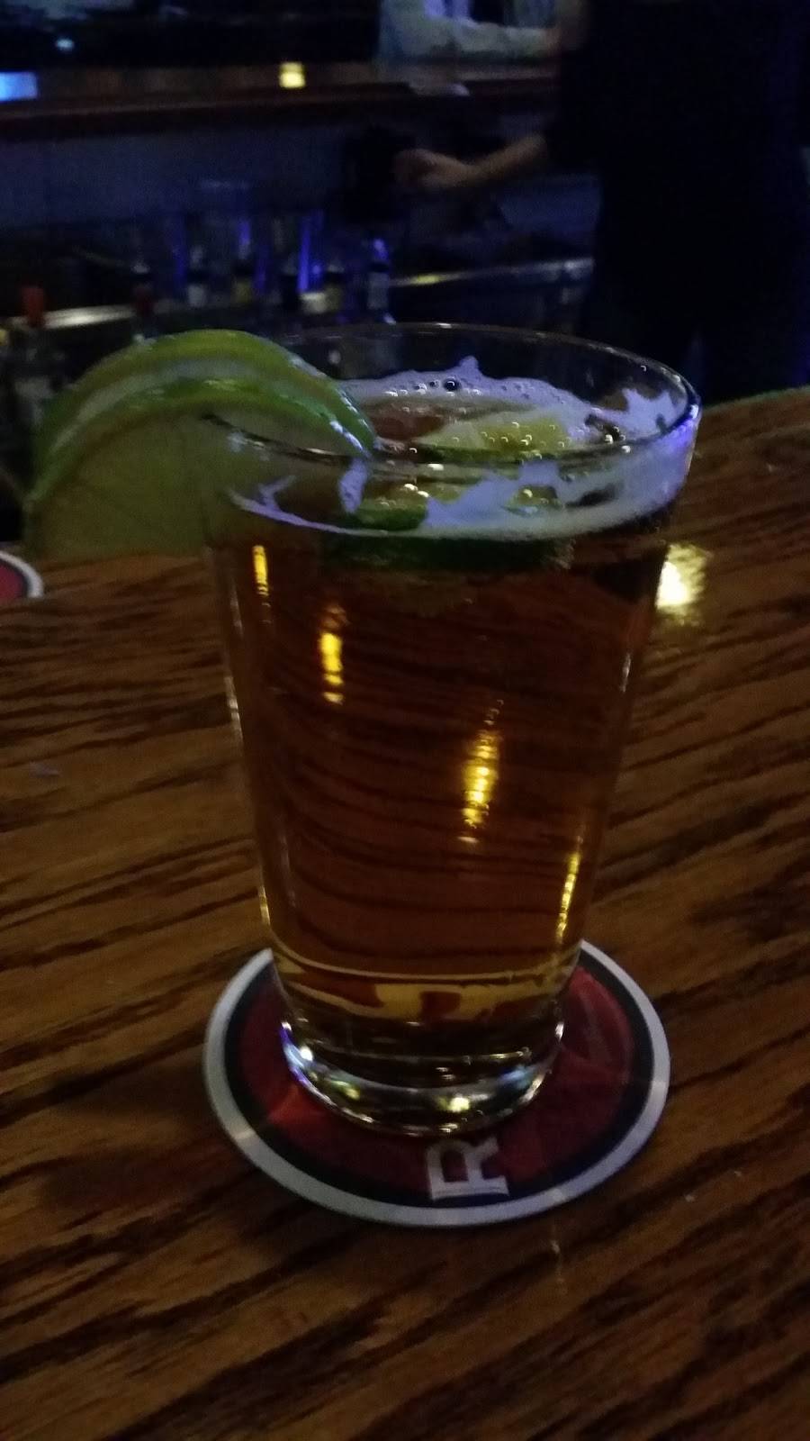 Phils Sports Bar & Grill | restaurant | 8901 Burlington Ave, Brookfield, IL 60513, USA | 7084859528 OR +1 708-485-9528