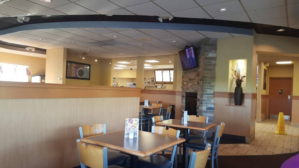 Culvers | restaurant | 21300 W Capitol Dr, Pewaukee, WI 53072, USA | 2627900981 OR +1 262-790-0981