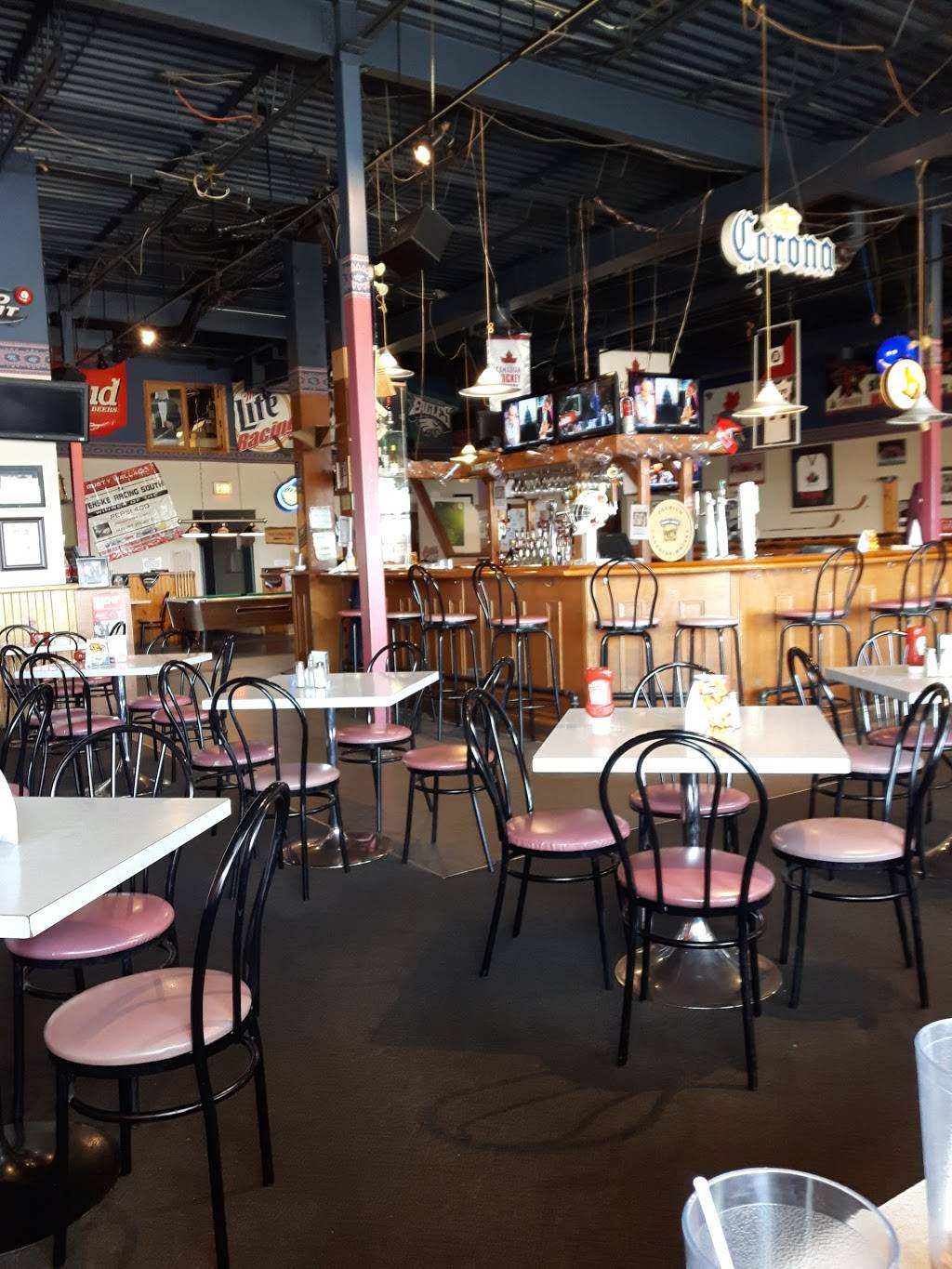 Prior Sports Bar & Restaurant | restaurant | 39 Winners Cir Dr, Arnprior, ON K7S 3G9, Canada | 6136234584 OR +1 613-623-4584