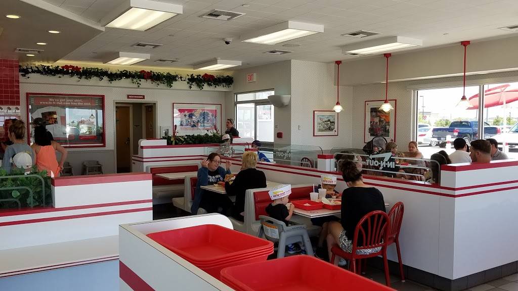 In-N-Out Burger | restaurant | 2501 N Tarrant Pkwy, Fort Worth, TX 76177, USA | 8007861000 OR +1 800-786-1000