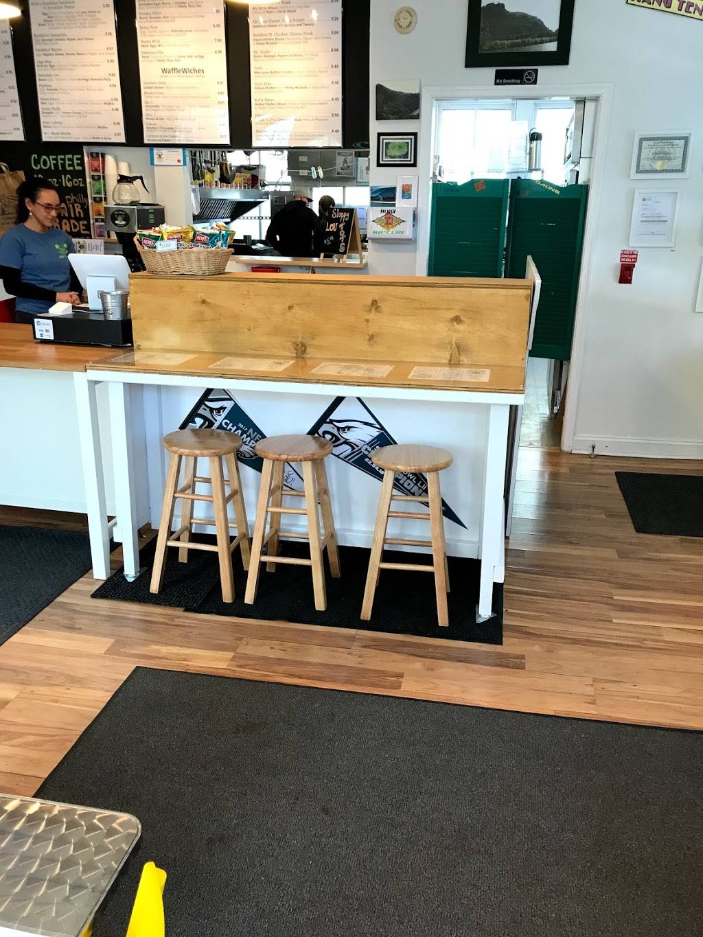 Louies Little Hut | restaurant | 8419 Germantown Ave, Philadelphia, PA 19118, USA | 2677665044 OR +1 267-766-5044