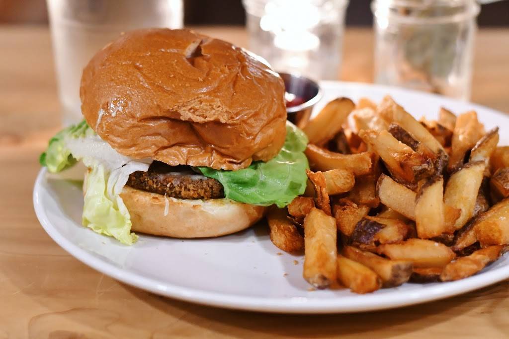 Ojai Harvest | restaurant | 307 E Ojai Ave #105, Ojai, CA 93023, USA | 8056339232 OR +1 805-633-9232