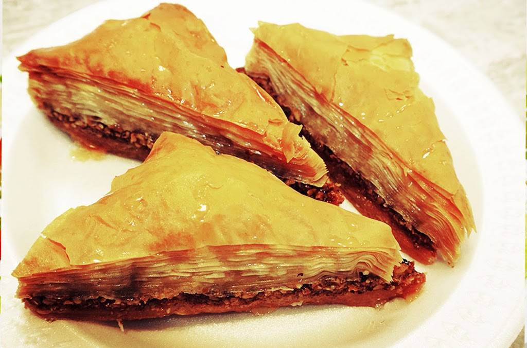 Gyros and More | restaurant | 129 Erie St S, Leamington, ON N8H 3B5, Canada | 5193260330 OR +1 519-326-0330