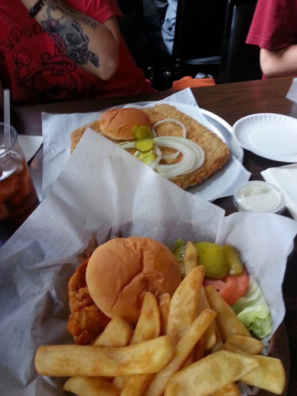 Schooners Peoria Heights | restaurant | 730 E War Memorial Dr, Peoria Heights, IL 61616, USA | 3096869895 OR +1 309-686-9895