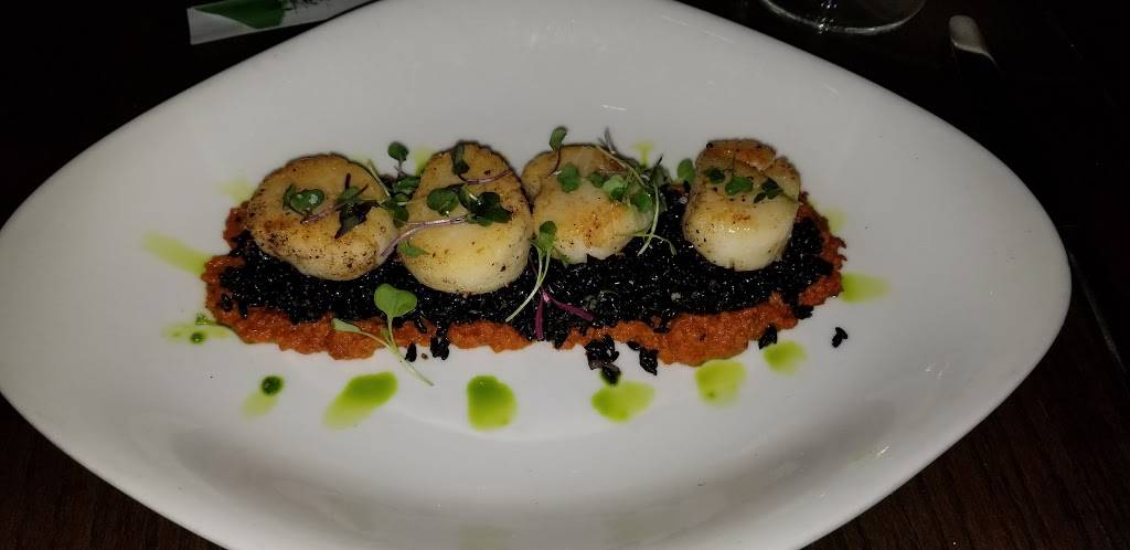 Catch | restaurant | 1910 Ocean Way, Santa Monica, CA 90405, USA | 3105815533 OR +1 310-581-5533