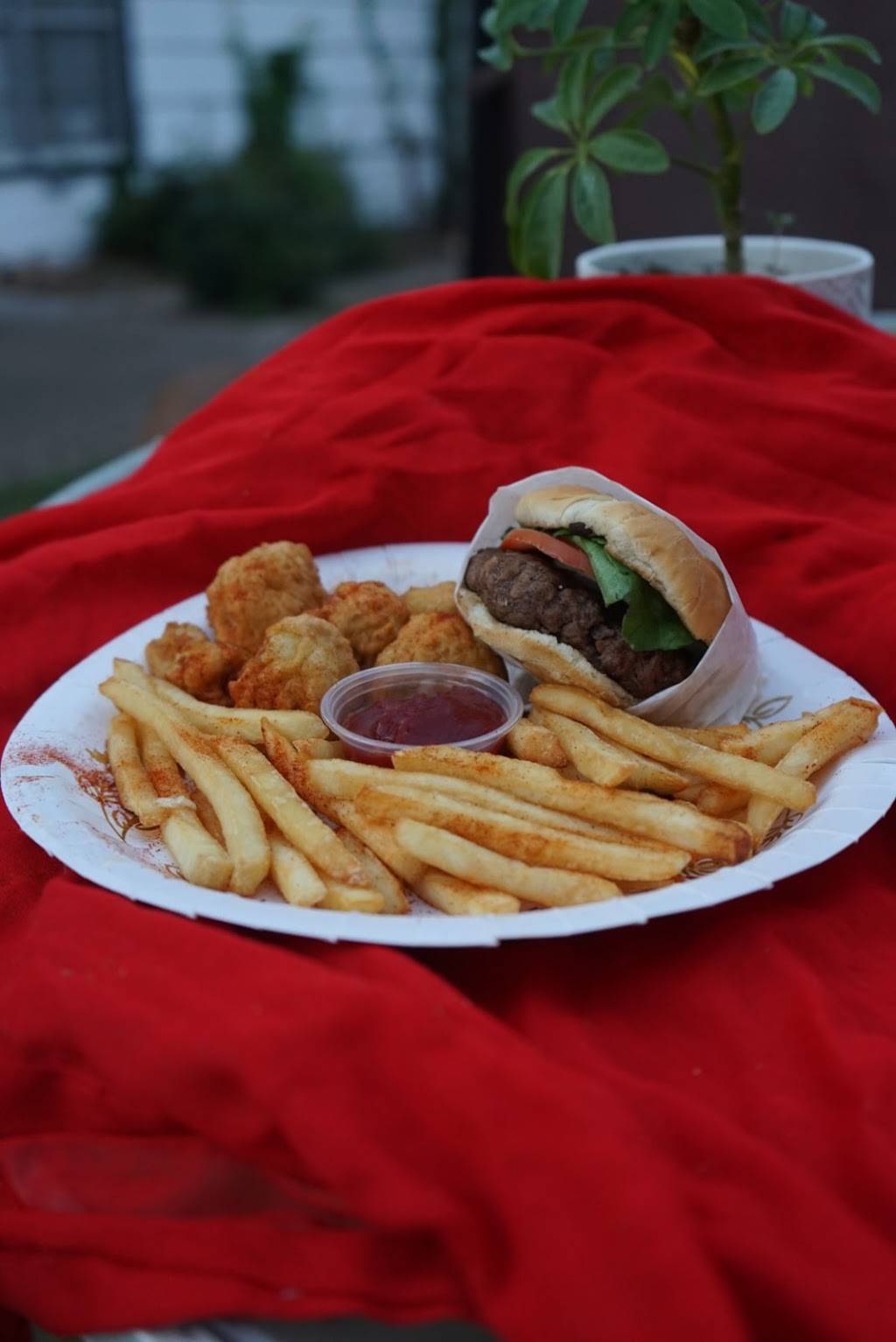 Pops Kitchen by THco | restaurant | 1911 Wyndale St, Houston, TX 77030, USA | 8329000682 OR +1 832-900-0682