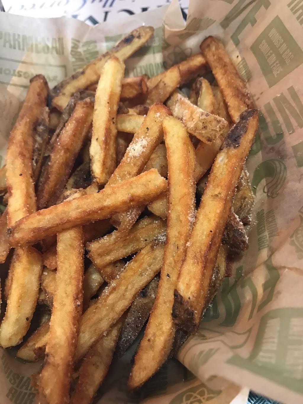 Wingstop | restaurant | 3750 Scott St #100, Houston, TX 77004, USA | 7134409464 OR +1 713-440-9464