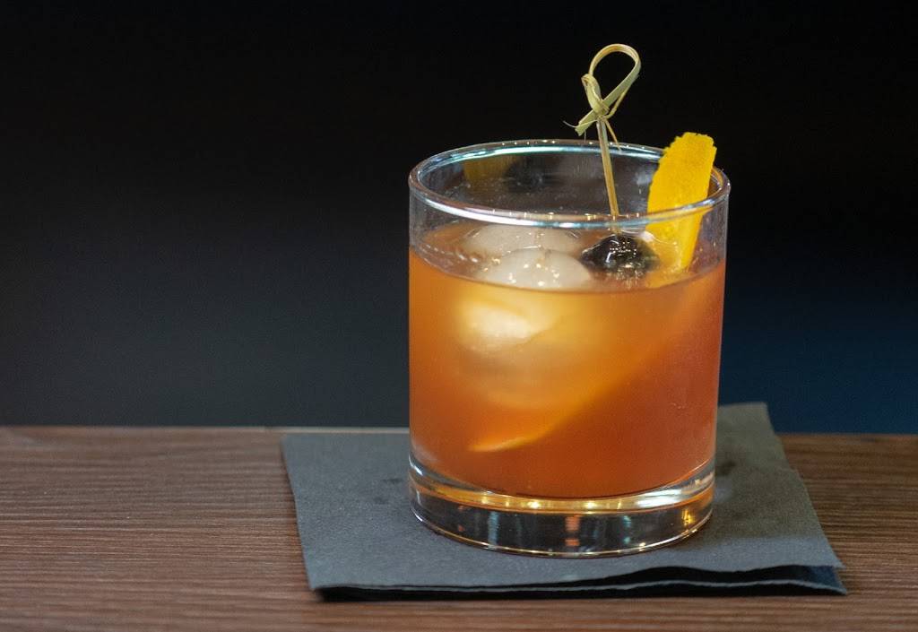 Limericks Tavern | restaurant | 13920 City Center Dr #4075, Chino Hills, CA 91709, USA | 9093067005 OR +1 909-306-7005