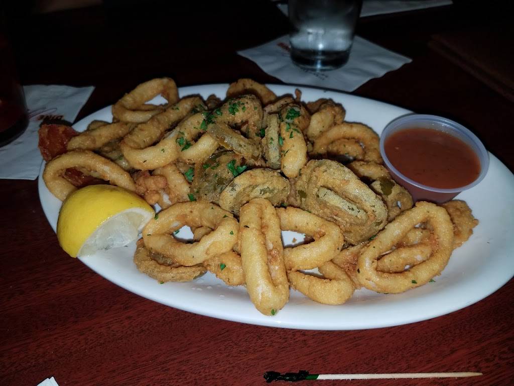 Dine Boston Bar & Grille | restaurant | 1 Harborside Dr, East Boston, MA 02128, USA | 6175675700 OR +1 617-567-5700