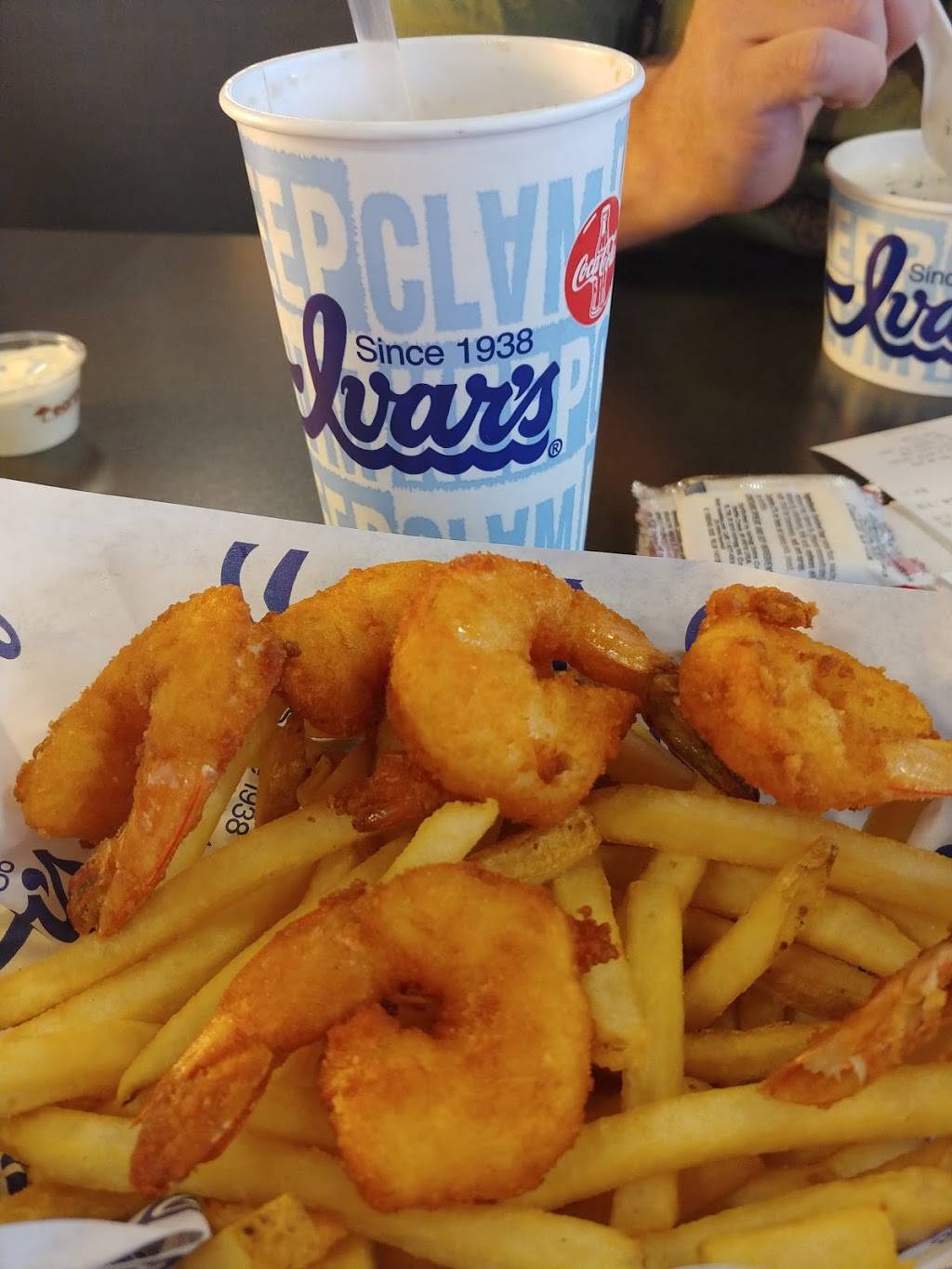 Ivars Seafood Bar | restaurant | 125 D SW 148th St, Burien, WA 98166, USA | 2062423281 OR +1 206-242-3281