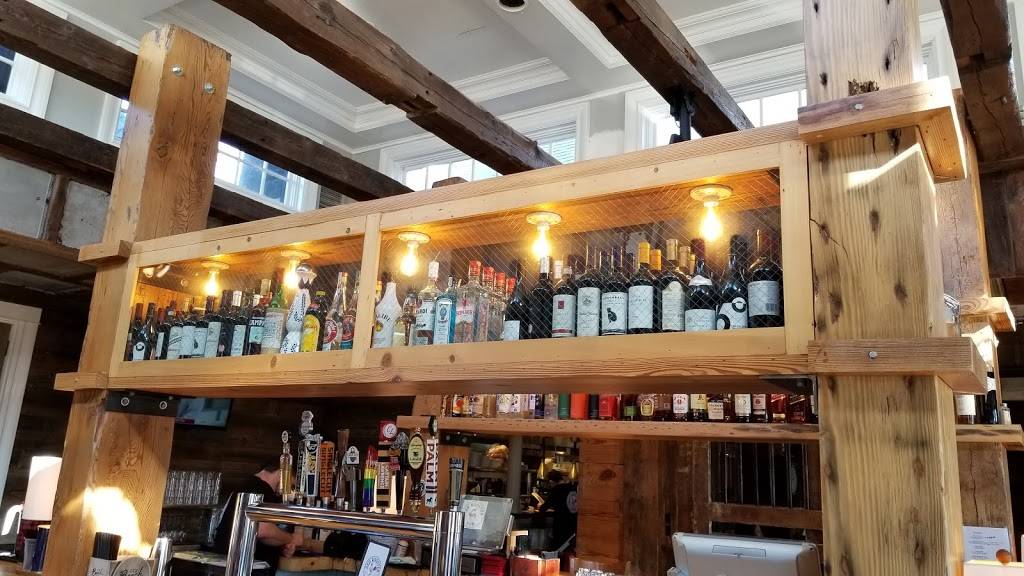 Red Rooster Pub | restaurant | 43 Danbury Rd, Ridgefield, CT 06877, USA | 2034033021 OR +1 203-403-3021