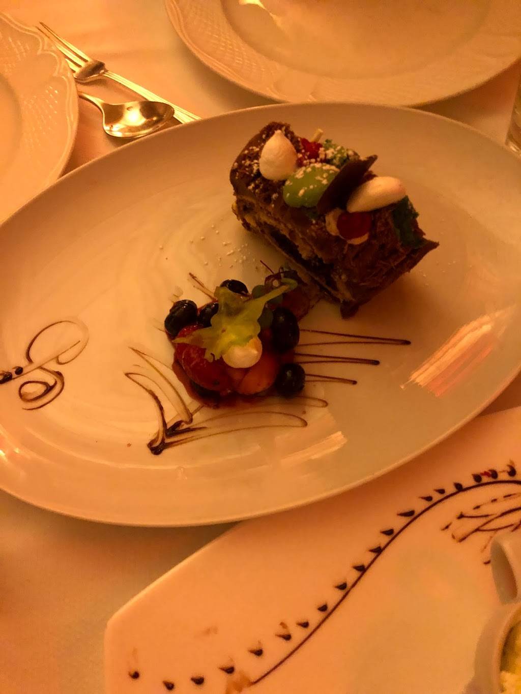 Sistina | restaurant | 24 E 81st St, New York, NY 10028, USA | 2128617660 OR +1 212-861-7660