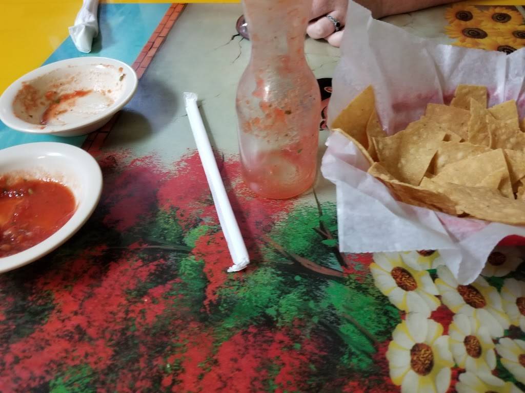 Los Tres Caminos | restaurant | 212 E North Ave, Flora, IL 62839, USA | 6186623416 OR +1 618-662-3416