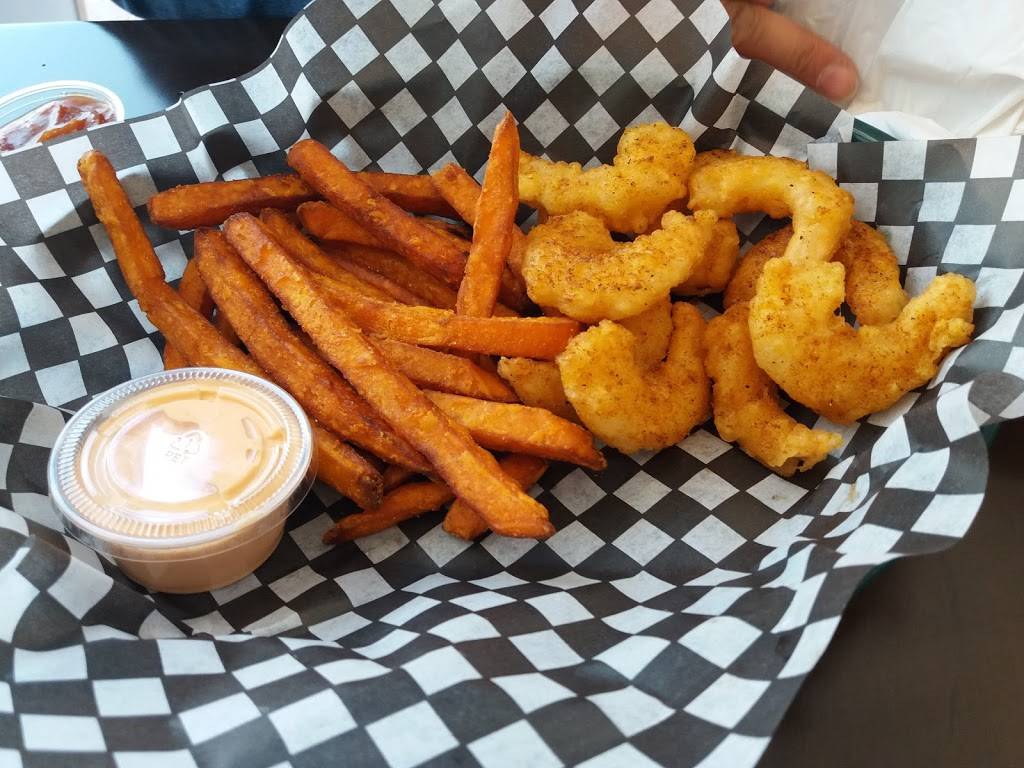 Mikeys Bistro | restaurant | 2 County Ct Blvd Unit 165, Brampton, ON L6W 3W8, Canada | 9054540548 OR +1 905-454-0548