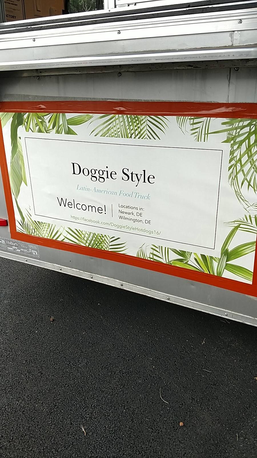 Doggie Style | meal takeaway | 320 Maple Ave, Wilmington, DE 19804, USA | 3023084945 OR +1 302-308-4945