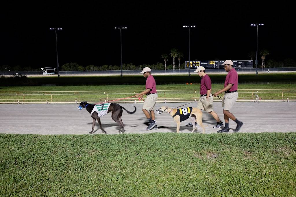 Daytona Beach Racing and Card Club | restaurant | 960 S Williamson Blvd, Daytona Beach, FL 32114, USA | 3862526484 OR +1 386-252-6484