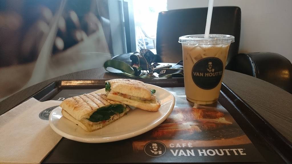 Mikes | restaurant | 603 Rue Principale, Granby, QC J2G 2X9, Canada | 4507773030 OR +1 450-777-3030