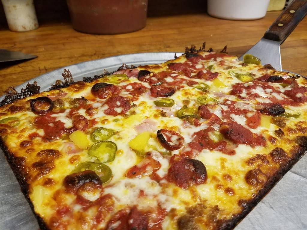 CJ Browns Boatyard Grill | restaurant | 48780 Jefferson Ave, New Baltimore, MI 48047, USA | 5867257821 OR +1 586-725-7821