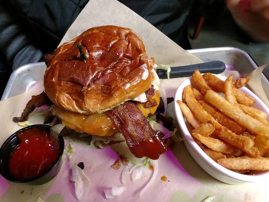 Hamburger Marys | restaurant | 531 Castro St #336, San Francisco, CA 94114, USA | 4155807145 OR +1 415-580-7145